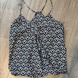 New York & Company Black and White Graphic Sleeveless Camisole